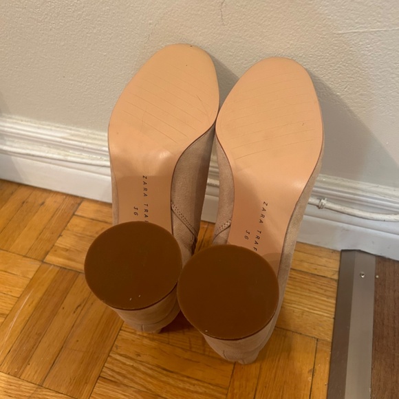 Zara Nude Suede Flower Embroidered Ankle Booots - Picture 3 of 3